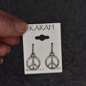 🔥 3/$15 NWT Karah Peace Sign Earrings